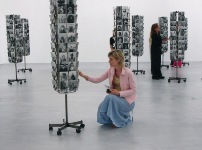 Postkartengestaltung für das Kunstprojekt »woman to go«